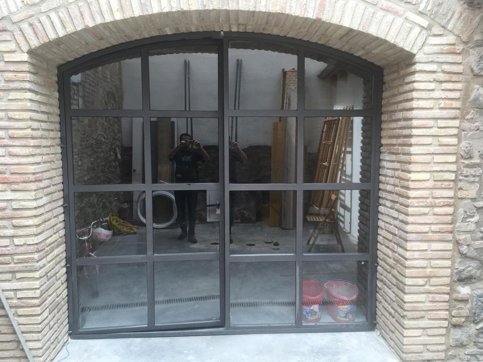 Tancament metàl·lic industrial a mida